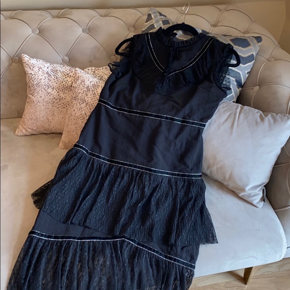 J O A black dress